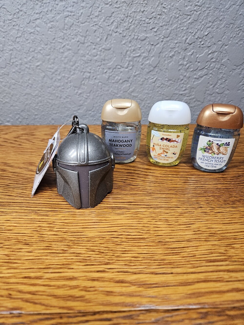 The Mandalorian Light-Up Helmet PocketBac Holder Bundle